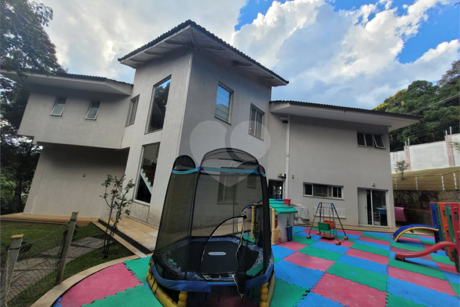 Casa à venda com 3 suítes no condomínio Alpes da Cantareira, Mairiporã - SP