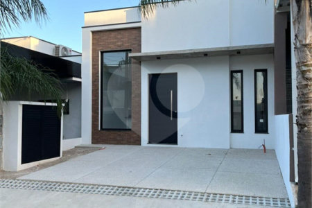 Casa à venda com 3 quartos, sendo 1 suíte, no condomínio Portal dos Sabiás, Itu - SP