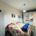 Apartamento com 2 dormitórios e suíte + dependência de serviço completa na Ponta da Praia – Localização privilegiada próximo à Praça Dino Bueno