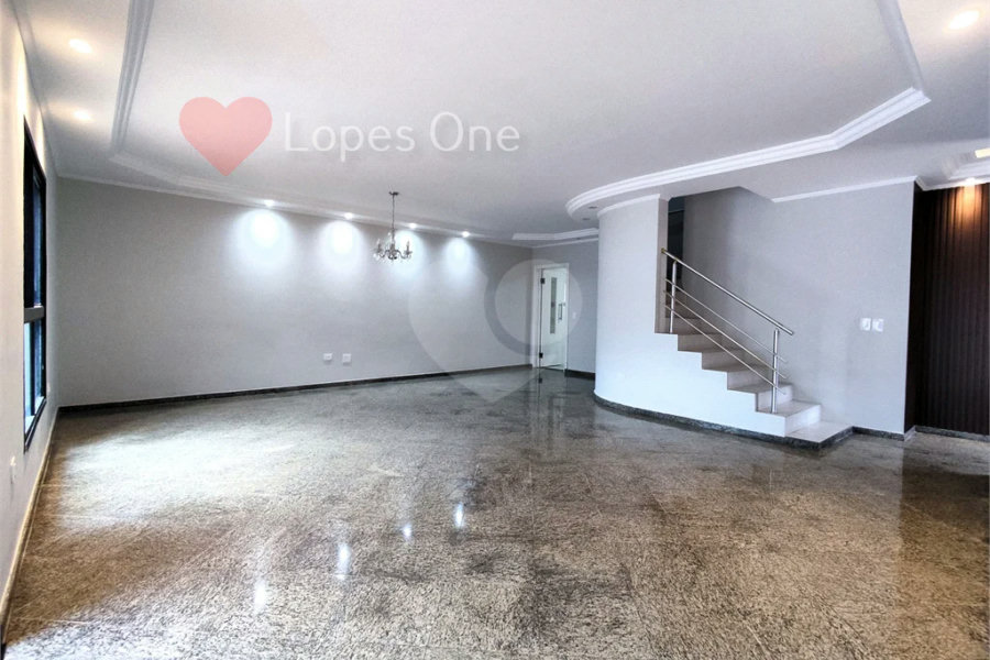 Casa à venda com 3 quartos, sendo 2 suítes, no condomínio Filipe de Vitry, São Paulo - SP