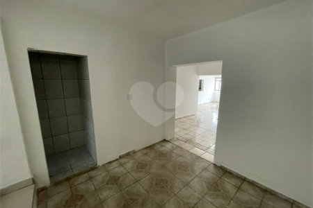 Casa comercio dispondo para venda ou locação no Centro,