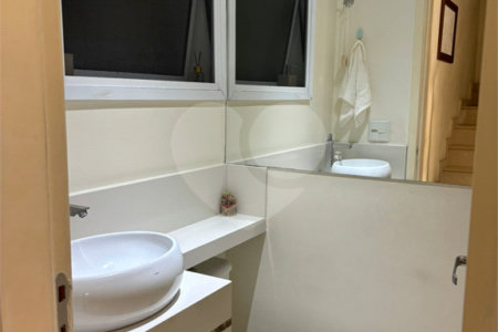 Casa à venda com 3 quartos, sendo 1 suíte, no condomínio Vila Nova Horizonte, Suzano - SP