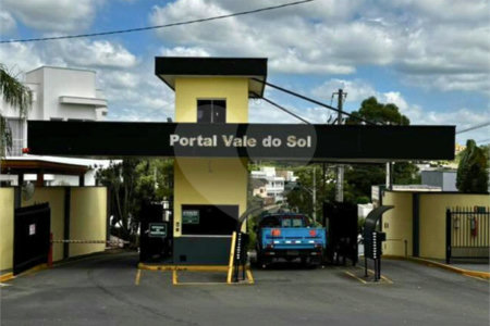 Casa à venda com 2 quartos, sendo 1 suíte, no condomínio Portal Vale do Sol, Porto Feliz - SP