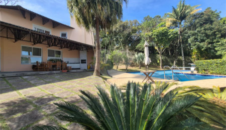 Casa à venda com 3 suítes no condomínio Parque Imperial da Cantareira, Mairiporã - SP
