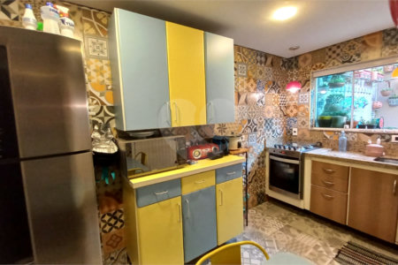 Casa à venda com 3 quartos, sendo 1 suíte, em Jardim Esmeralda, São Paulo, SP