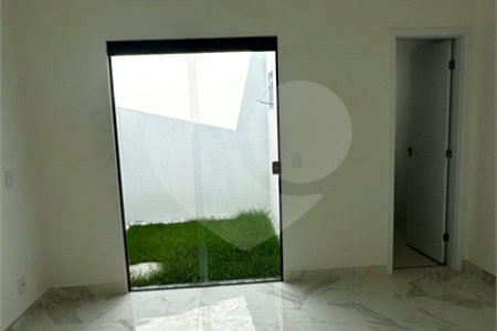 Casa à venda com 2 quartos, sendo 1 suíte, no condomínio Parque Guará, Rio de Janeiro - RJ