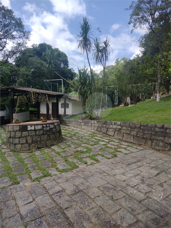 Casa à venda com 4 quartos, sendo 2 suítes,  no condomínio Cinco Lagos, Mairiporã - SP