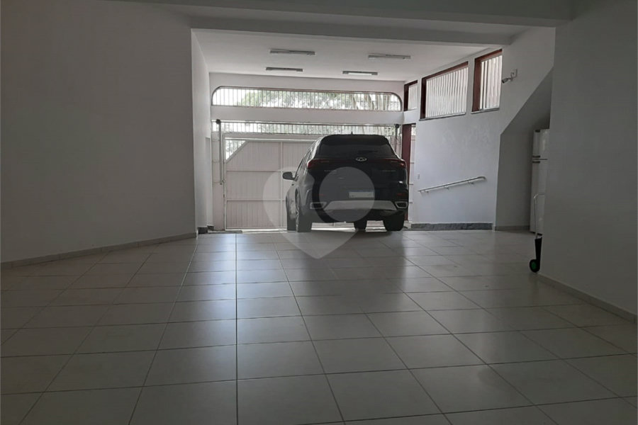 Sobrado à venda com 4 quartos, sendo 3 suítes, em Tremembé, São Paulo, SP