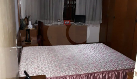 Casa à venda com 3 quartos, sendo 1 suíte,  em Interlagos, São Paulo, SP