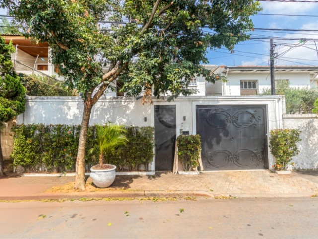 Casa à venda com 4 quartos, sendo 3 suítes,  em Brooklin, São Paulo, SP