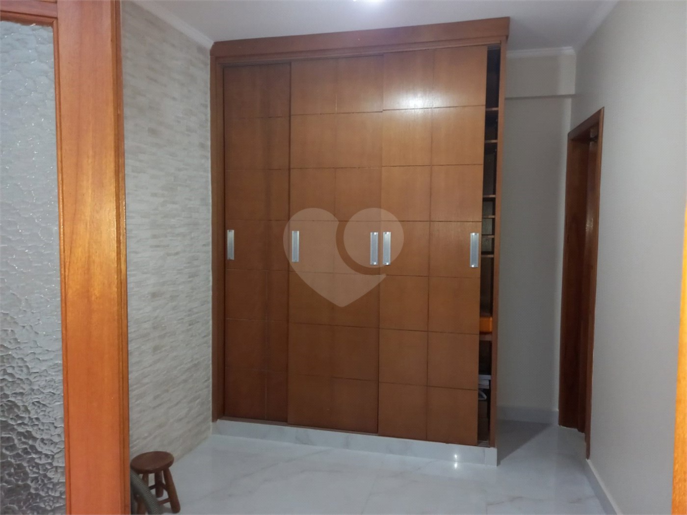 Sobrado à venda com 4 quartos, sendo 2 suítes, em Vila Hamburguesa, São Paulo, SP