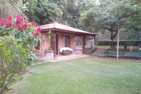 Chácara à venda com 7 quartos, sendo 3 suítes, em Saboó, São Roque, SP