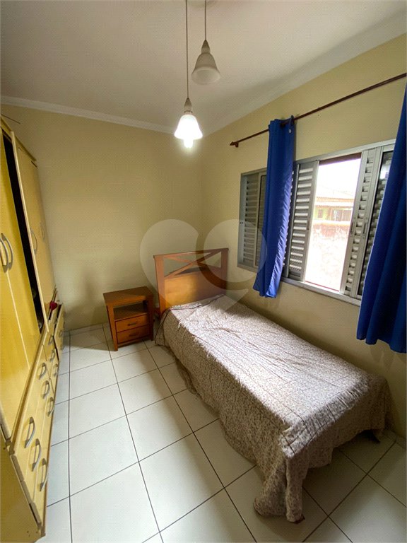 Sobrado à venda com 3 quartos, sendo 1 suíte, em Jardim dos Ipês, Suzano, SP