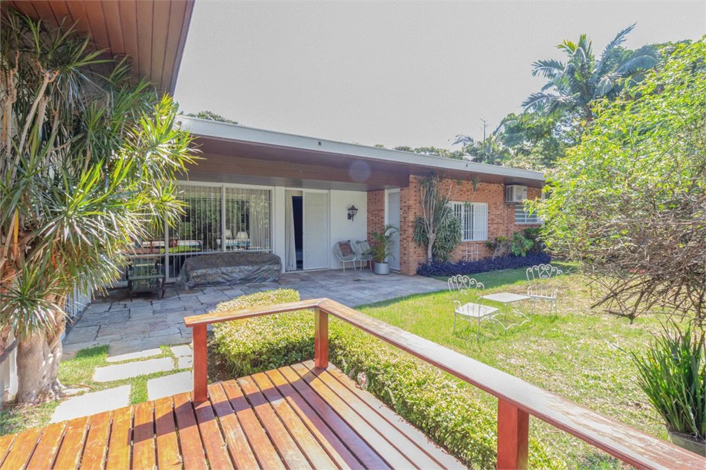 Casa Térrea à venda com 4 quartos, sendo 2 suítes, em Alto de Pinheiros, São Paulo, SP