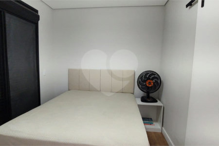 Casa à venda ou para alugar com 4 suítes no condomínio Figueira Garden, Atibaia - SP
