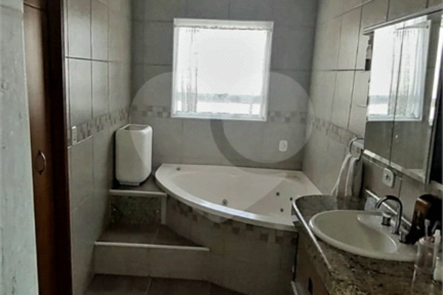 Casa à venda com 4 quartos, sendo 1 suíte, em Santana, São Paulo, SP