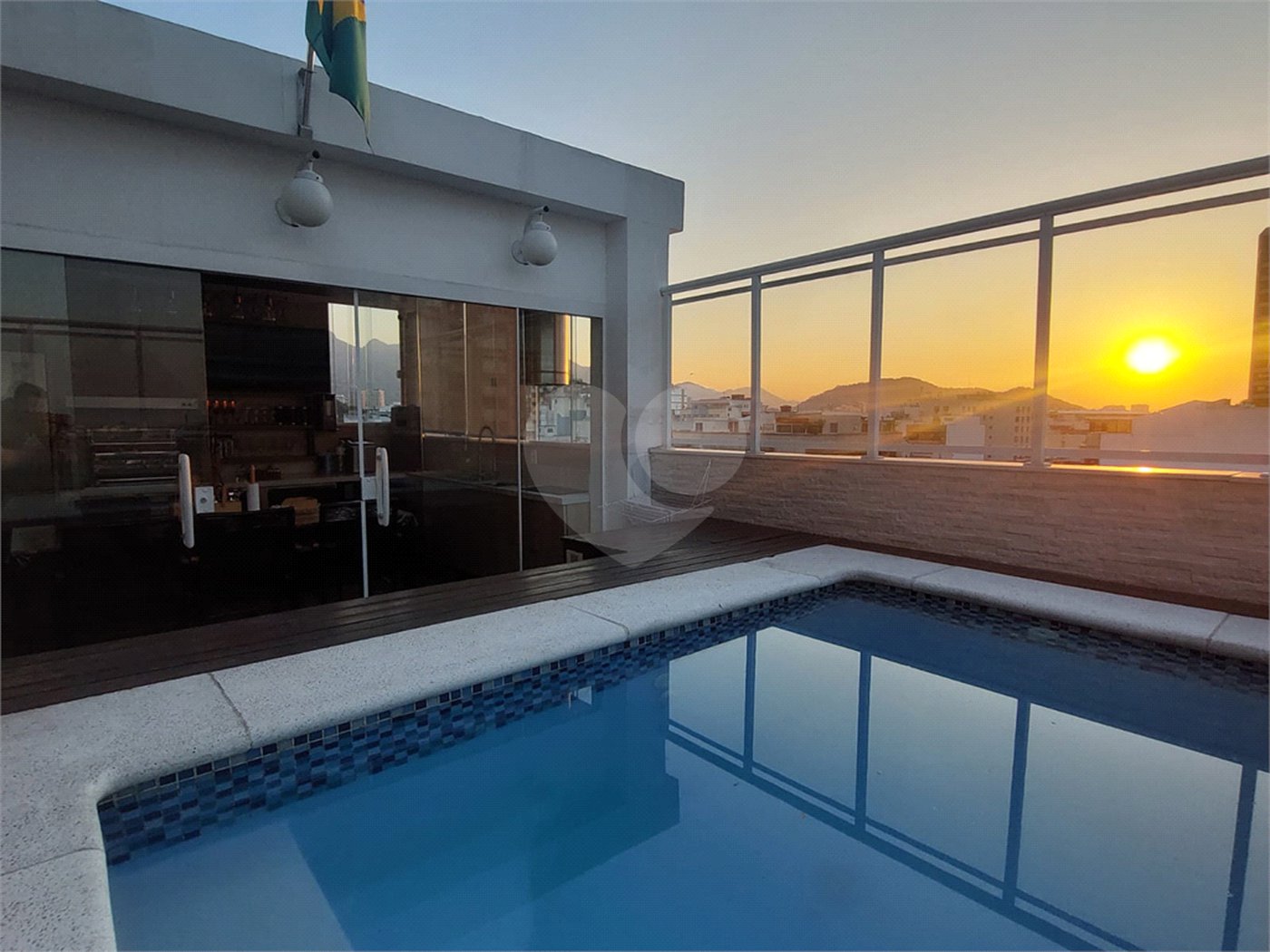 Cobertura à venda com 3 quartos, sendo 2 suítes,  em Maracanã, Rio de Janeiro, RJ