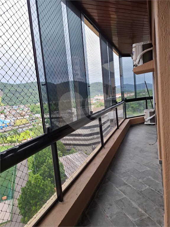 Apartamento à venda com 3 quartos, sendo 1 suíte,  em Enseada, Guarujá, SP
