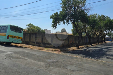 Terreno à venda em Jardim do Carmo, Araraquara, SP