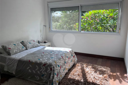 Sobrado à venda com 3 quartos, sendo 2 suítes, em Granja Julieta, São Paulo, SP