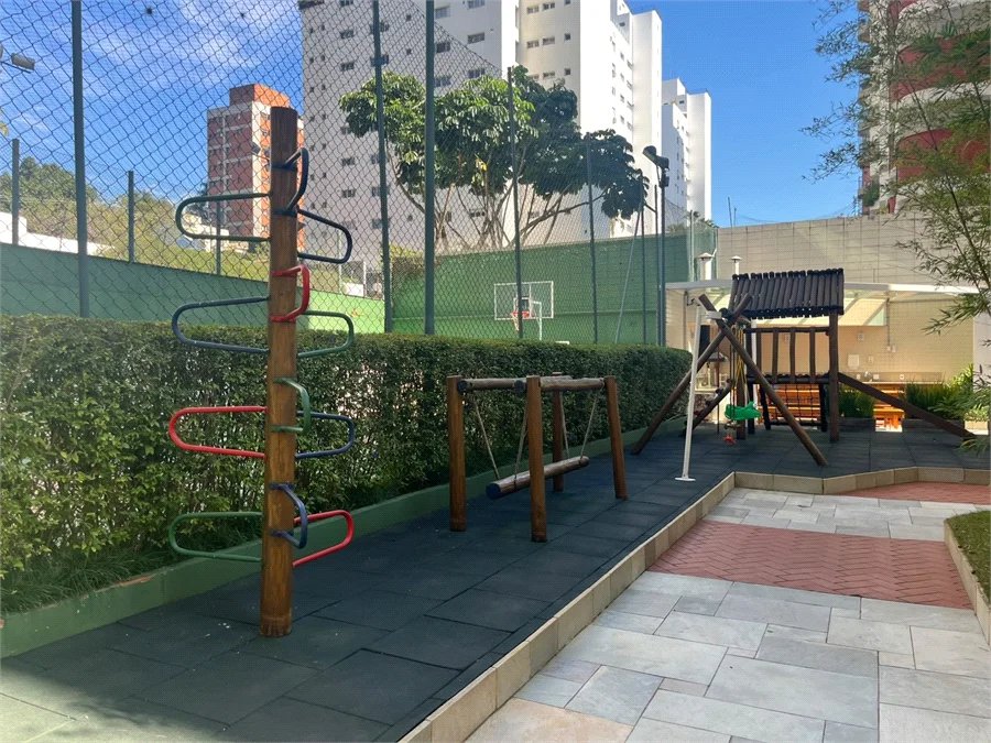 Apartamento à venda com 3 suítes em Real Parque, São Paulo, SP