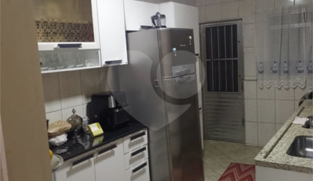 Casa à venda com 2 quartos em Parque Industrial, São Paulo, SP