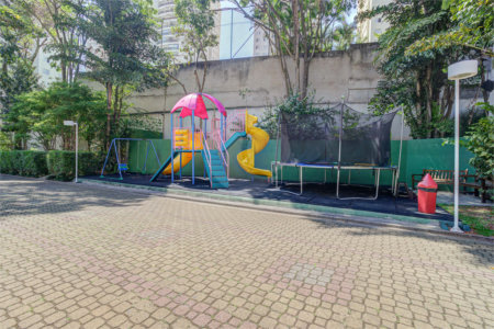Casa à venda com 3 quartos, sendo 1 suíte, no condomínio Flora Park, São Paulo - SP