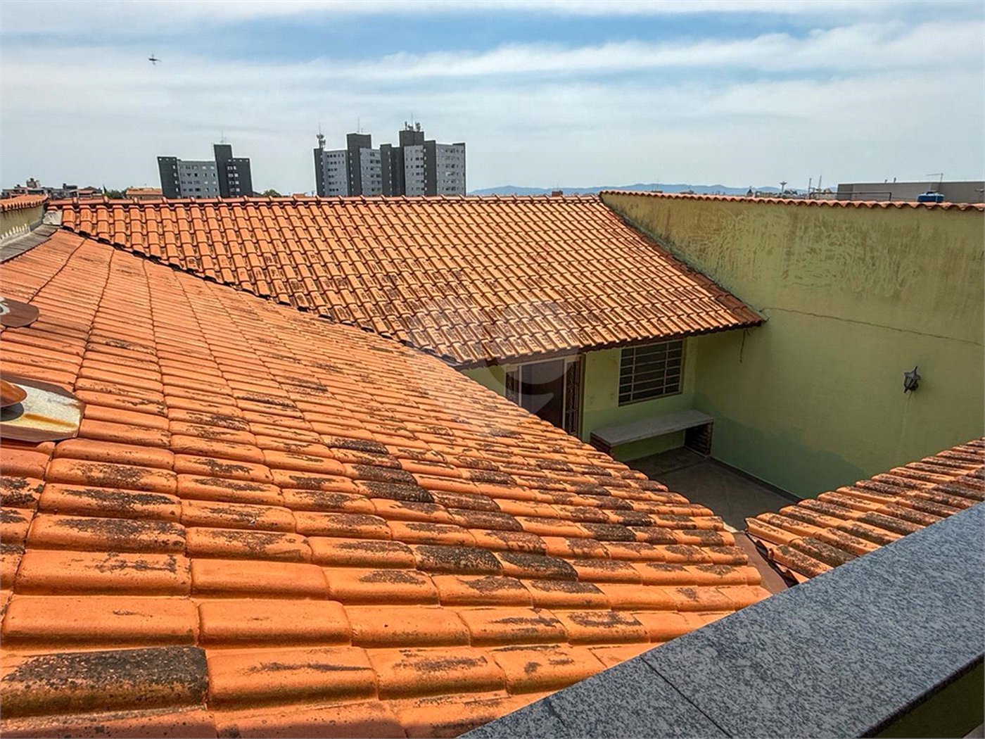 Sobrado à venda com 3 quartos, sendo 1 suíte, em Cidade Líder, São Paulo, SP