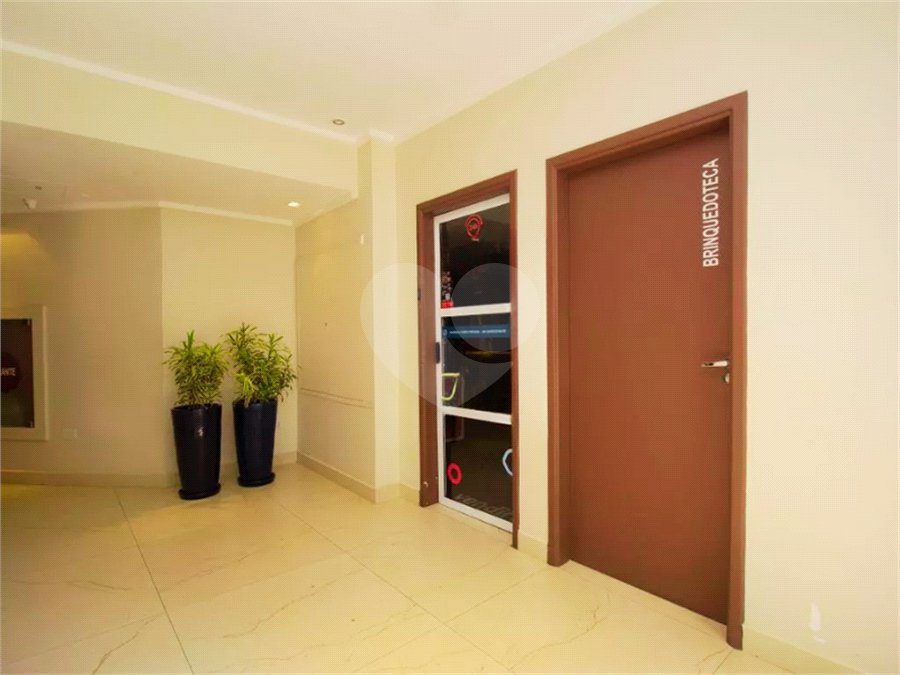 Apartamento à venda com 2 quartos em Parque Maria Domitila, São Paulo, SP