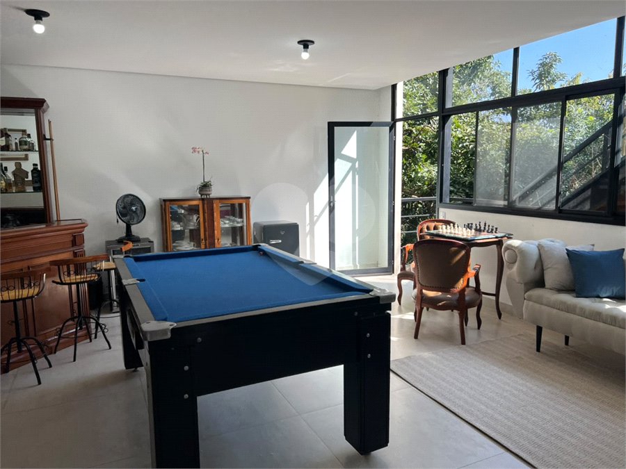 Casa à venda com 4 quartos, sendo 1 suíte,  no condomínio Alpes da Cantareira, Mairiporã - SP