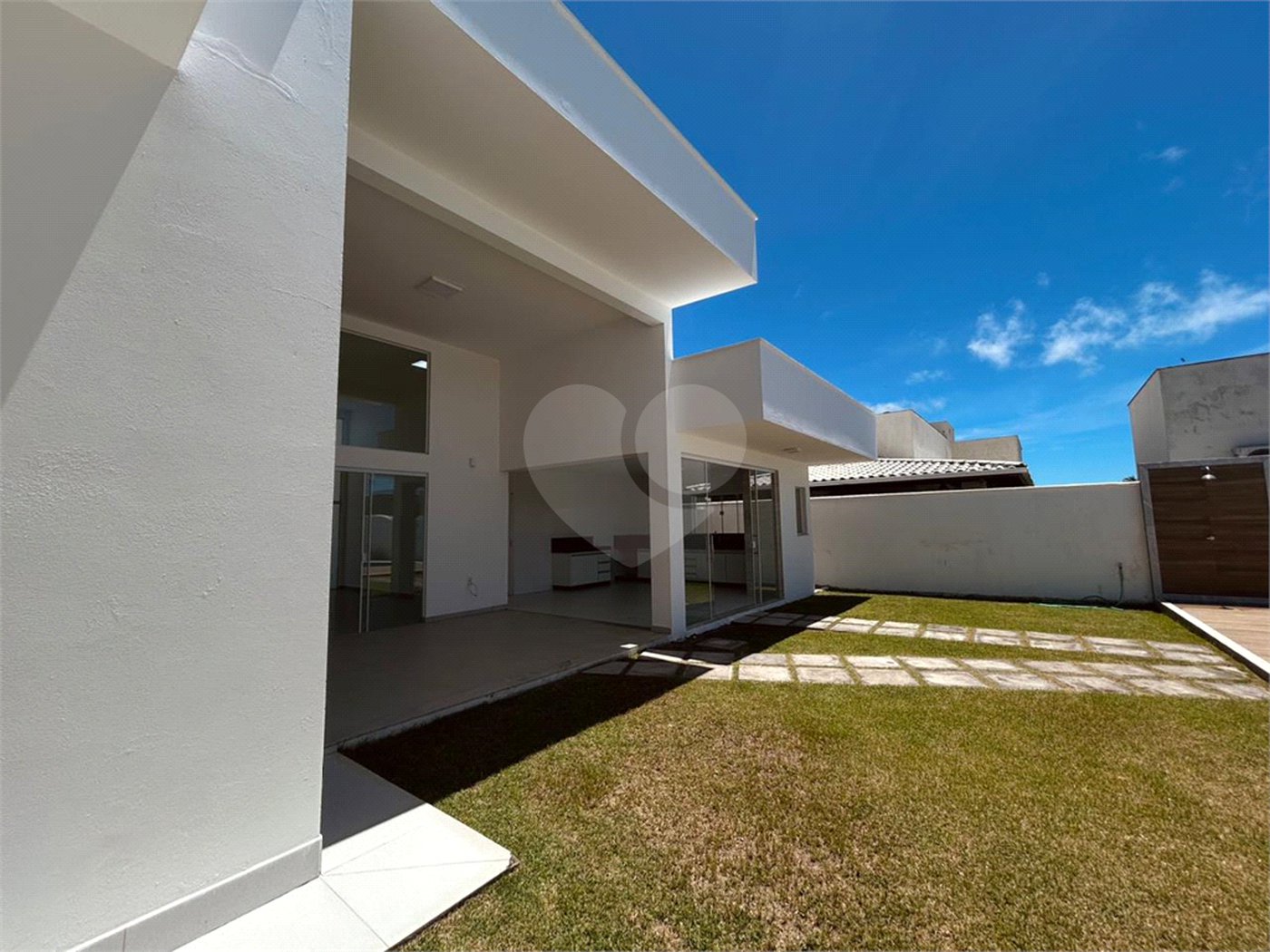 Casa à venda com 3 suítes, em Orla Norte, Porto Seguro, BA