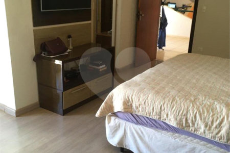 Sobrado à venda com 4 quartos, sendo 1 suíte,  em Vila Asem, Itapetininga, SP