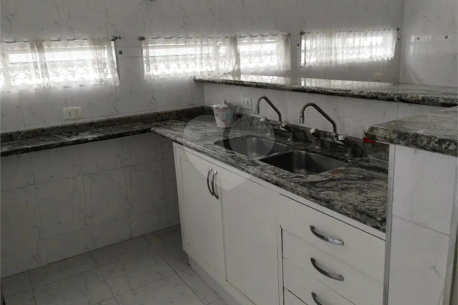 Casa à venda com 3 quartos, sendo 1 suíte,  em Vila Mariana, São Paulo, SP