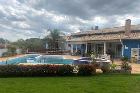 Casa à venda com 5 quartos, sendo 3 suítes, no condomínio Zuleika Jabour, Salto - SP