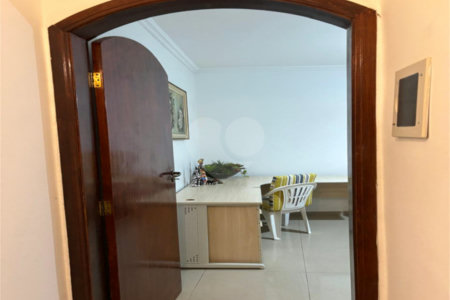 Casa à venda com 3 quartos em Jardim Tupã, São Paulo, SP