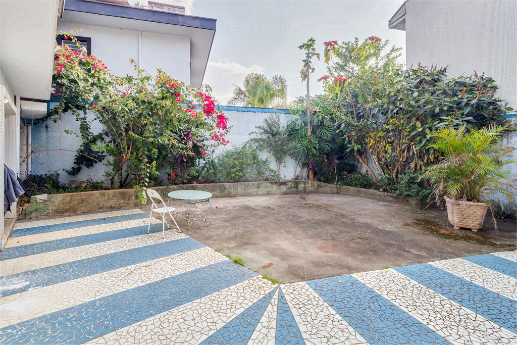 Sobrado à venda com 3 quartos, sendo 1 suíte,  em Jardim Prudência, São Paulo, SP