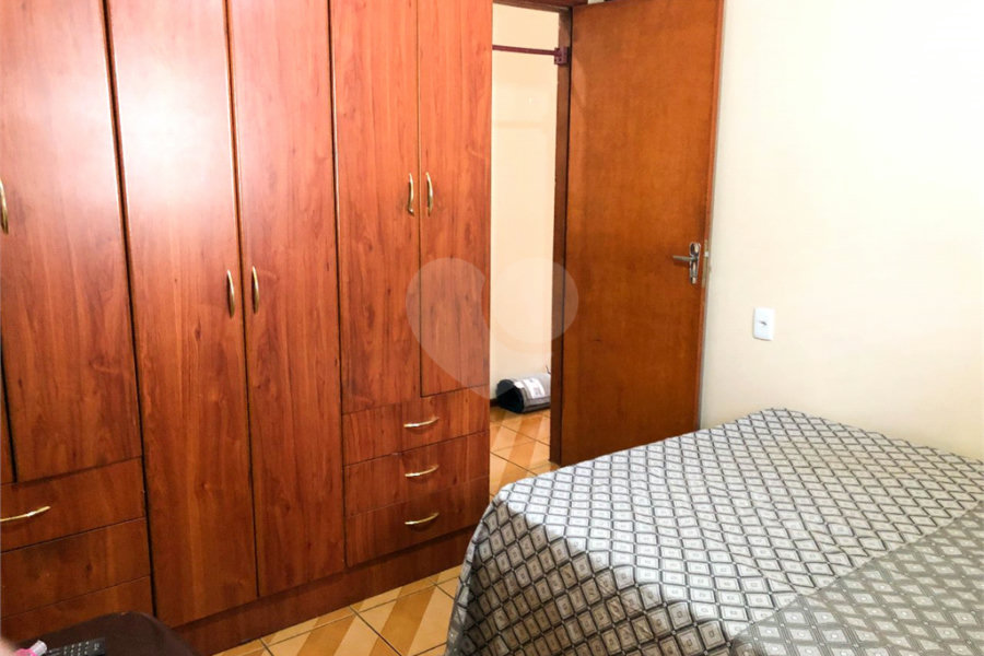 Sobrado à venda com 5 quartos, sendo 1 suíte, em Parque Edu Chaves, São Paulo, SP