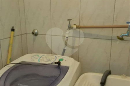 Apartamento Reformado à Venda – Localização Privilegiada!