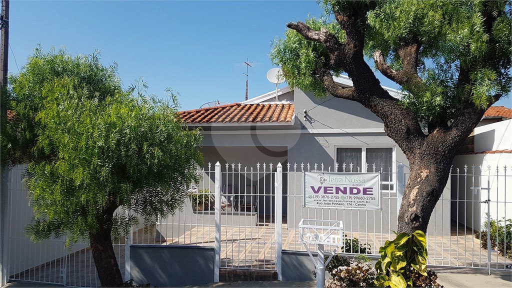 Casa à venda com 3 quartos, sendo 1 suíte,  no Centro, Vinhedo, SP