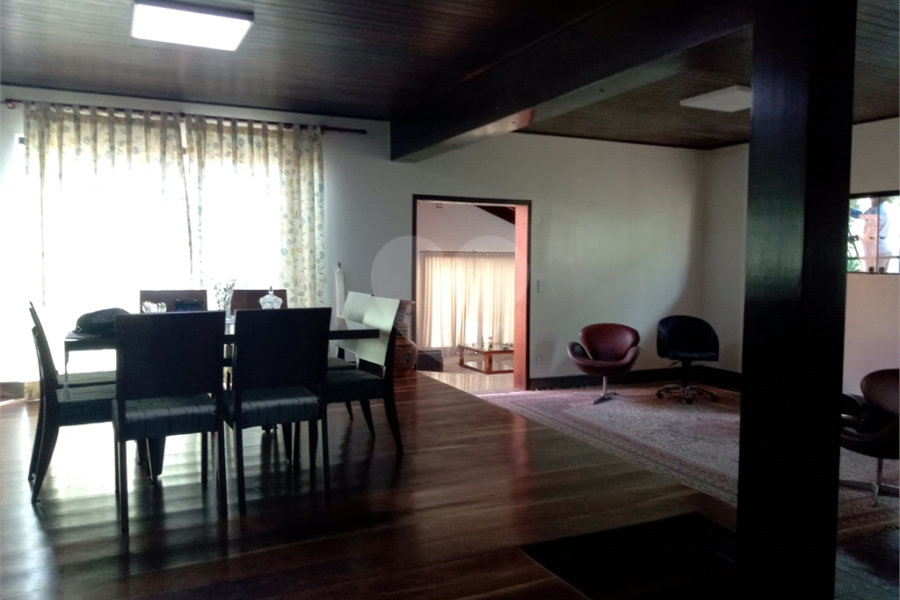Sobrado à venda ou para alugar com 4 quartos, sendo 2 suítes, em Serra da Cantareira, Mairiporã, SP