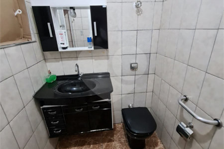 Casa à venda com 6 quartos em Vila dos Remédios, São Paulo, SP
