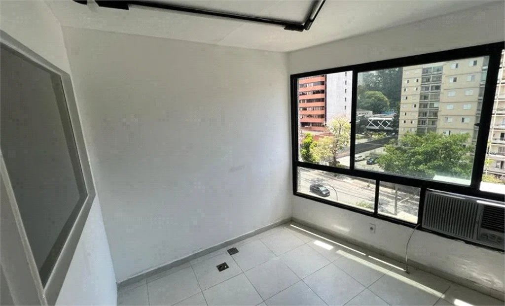 Sala à venda em Jardim Caboré, São Paulo, SP