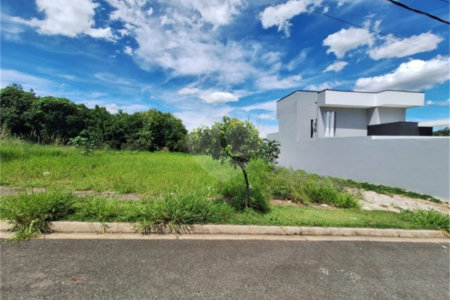 Terreno à venda com 1 suíte em Pinheirinho, Vinhedo, SP