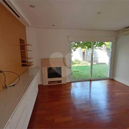 Casa à venda com 3 suítes no condomínio Solares Vila Europa, São Paulo - SP