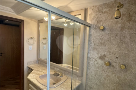 Cobertura à venda ou para alugar com 5 quartos, sendo 4 suítes, em Santo Amaro, São Paulo, SP