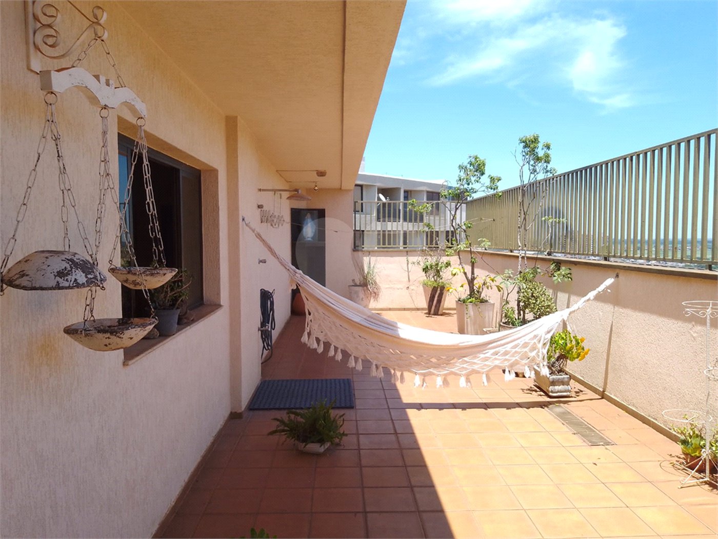 Apartamento à venda com 3 quartos, sendo 1 suíte, no Centro, Araraquara, SP