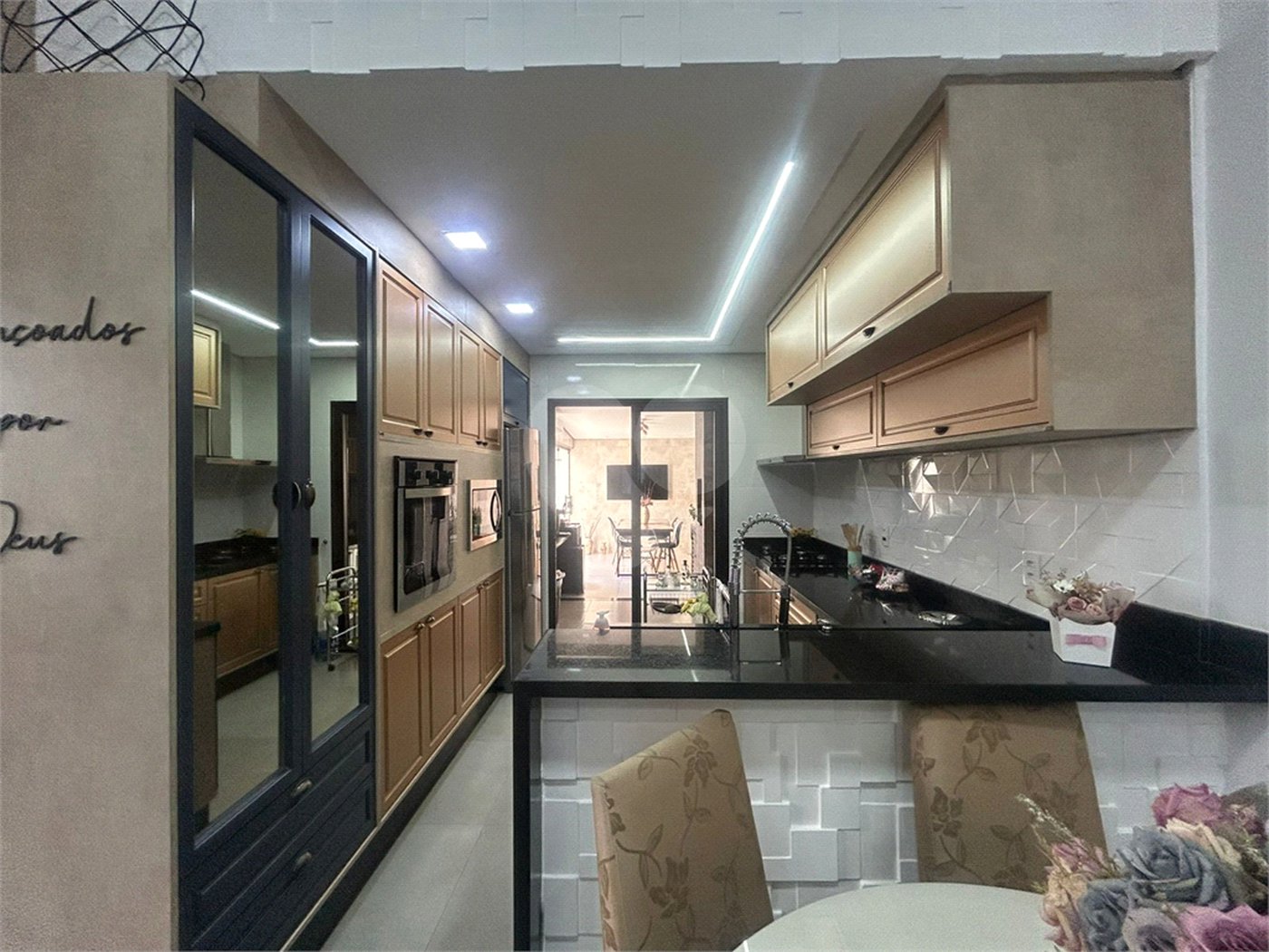 Casa à venda com 3 quartos, sendo 1 suíte, no condomínio Terras de São Francisco, Sorocaba - SP