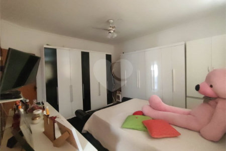 Sobrado à venda com 5 quartos, sendo 1 suíte,  em Cidade Alta, Cuiabá, MT