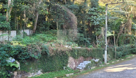 Terreno à venda no condomínio Parque Imperial da Cantareira, Mairiporã - SP