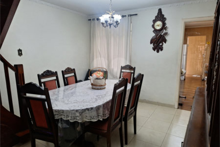 Casa de Vila à venda com 3 quartos, sendo 1 suíte, em Vila Bertioga, São Paulo, SP